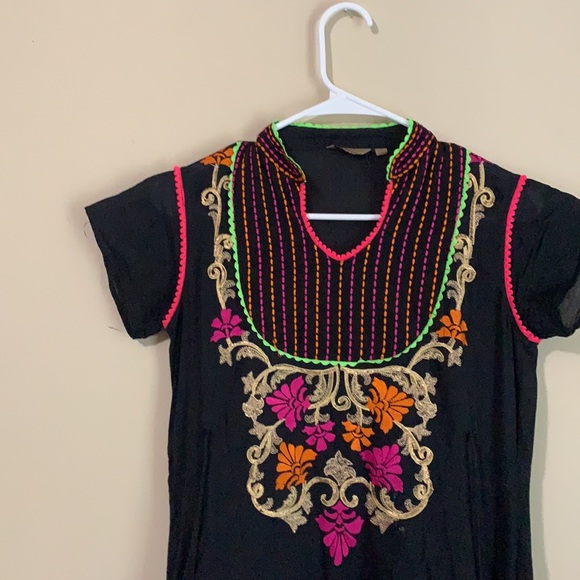 Black cotton kurta with pretty colors - Picture 2 of 5